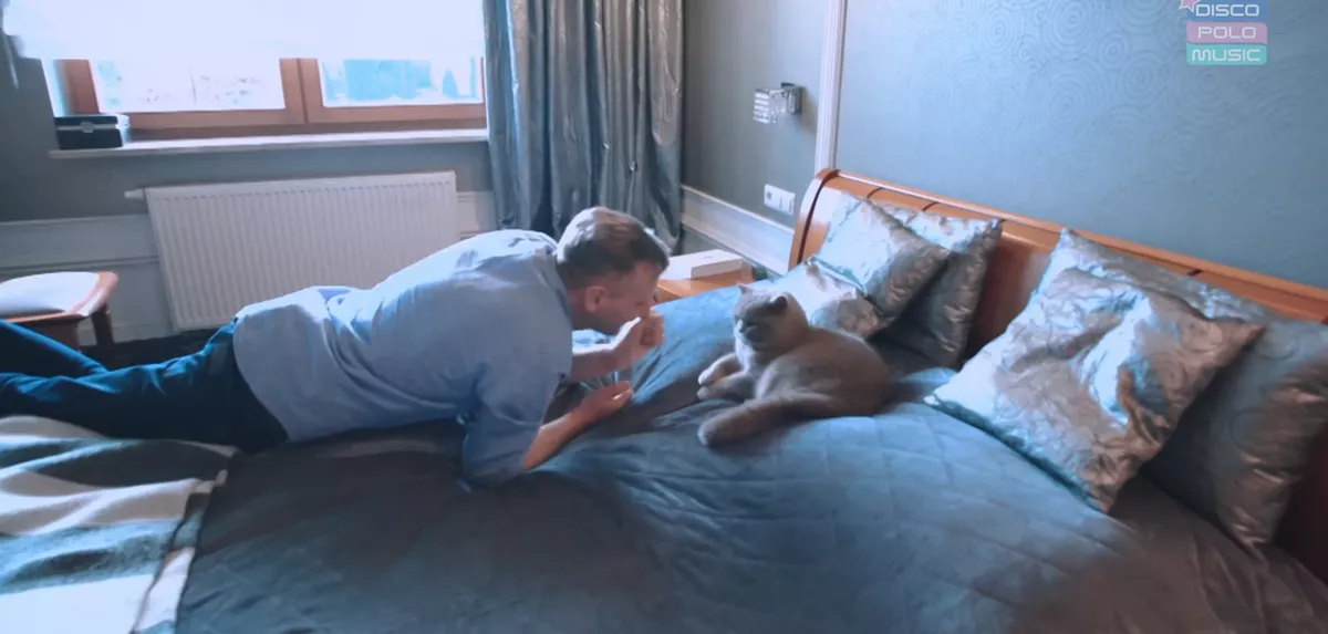 Co skrywa WIELKA posiadłość znanego muzyka disco polo? Robert Sasinowski Skaner pokazuje wnętrze swojego domu! 